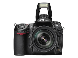 Illustration for article titled Nikon D700 DSLR Official: D3's Big Sensor In a Smaller Body for $2999